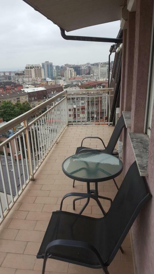 Welcoming In Prishtina Apartment Pristina Exterior photo